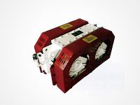 座式自同步稀油激振器